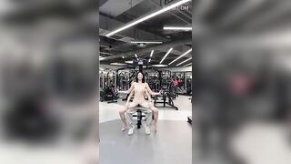 E ĐI TẬP GYM