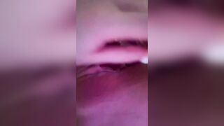 Bé mèo xinh trắng múp bím hồng dâm đãng