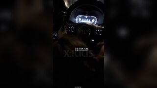 Nay lái xe chill ghê vừa ngắm đường vừa được e bú cu bên dưới sướng tê