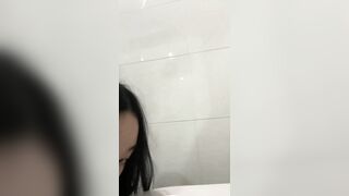 Em salve việt kiều liếm bồn cầu