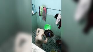 Rình nhỏ hàng xóm tắm ai ngờ khúc cuối bị phát hiện (Hack cam, quay lén)