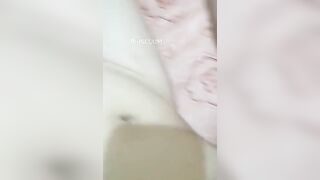 LỒN NON CỦA CON E HỌ, ĐANG NẰM NGHICH ĐT