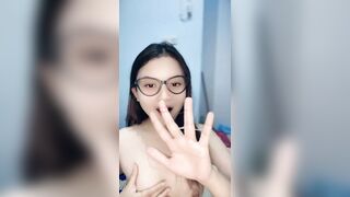 2 chị em dâm đãng như đĩ móc lồn cho nhau trông nứng lồn méo chịu được