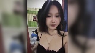 Làm liều xin xem lồn nhỏ bạn cùng bàn ai ngờ được cho thật