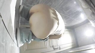 Làm liều, Quay lén mấy e Đồng nghiệp Đi Đái lộ Lồn cực nứng
