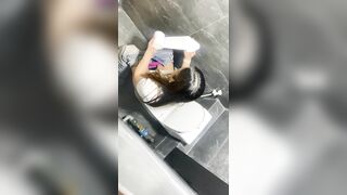 siêu phẩm quay lén các em xinh đi đái nhìn thật thích mắt - phần 8