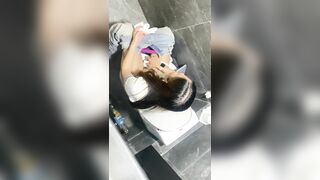 siêu phẩm quay lén các em xinh đi đái nhìn thật thích mắt - phần 8