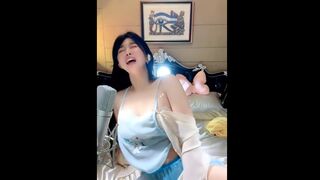 em sinh viên cực xinh thủ dâm rên la tràn ngập dâm thủy