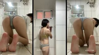 NGÀY NÀO , CHỊ CŨNG CHĂM CHỈ, KÌ NHÀ TẮM