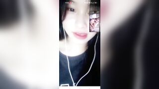 Nhỏ em họ biểu cảm khi được dạy xem sex