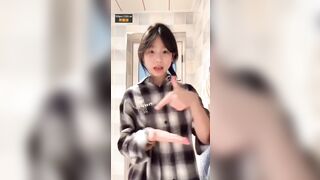 E teen trung quốc thủ dâm cái lồn ướt nhẹp