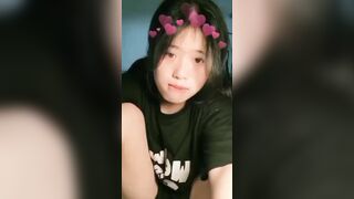 bé loli xinh xắn tập tành thủ dâm biểu cảm của em nhìn sướng quá - phần 2