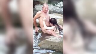 Trẻ không chơi già đổ đốn