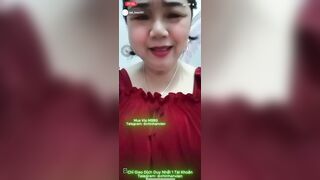 Chị Gái Già Show Hàng Kiếm Thêm