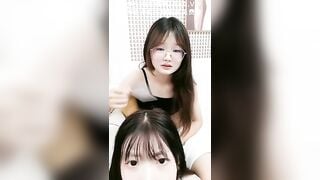 Nghỉ hè chán, 2 Con bạn thân Nghịch Lồn nhau Thủ dâm Live sex rên rỉ kiếm tiền