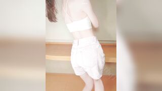 em teen cấp 3 lồn hồng không lông thủ dâm