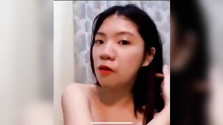 Em sinh viên vú to khoe hàng thủ dâm