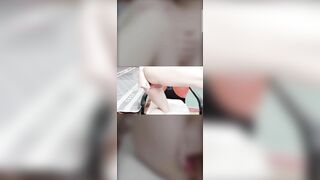 Em gái mặt dâm hứng lồn