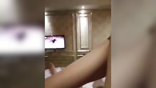 Được con bạn thân Vú Khủng, Rủ vào Khách Sạn Bú cu, Bóp vú muốn djt nhau