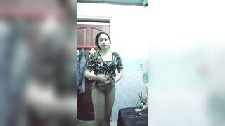 Vú to nứng lồn 31