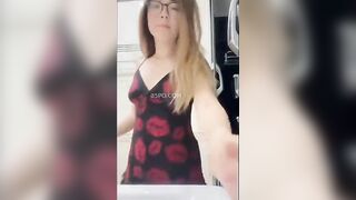 E GÁI KÍNH CẬN , BODY CỰC CHÁY