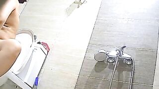 Súc vật, Qua nhà hàng xóm quay lén MBBG Chuppy Vú To Đi tắm lồn ngon