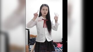BÉ HS , DẬY THÌ SỚM