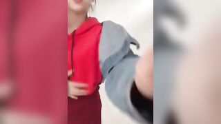 E Ở NHÀ 1 MÌNH