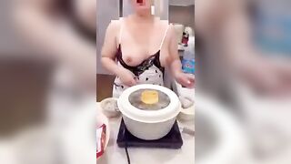 Anh ck quay clip vk lộ dú gửi anh em chí cốt chiêm ngưỡng