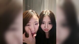 Vãi, Live stream bán quần áo, Lỡ làm tụt áo con bạn Lộ Vú Loli mình dây