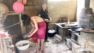 2 em teen dâm mà có lòng quá khỏa thân dọn dẹp nhà hốt lúa giúp cụ ông ở 1 mình p3