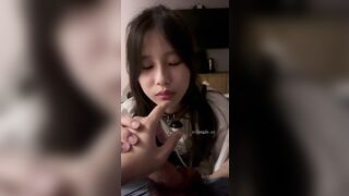 Xích cổ bé em họ học sinh non cực xinh mới lớn bú cu khi em vừa đi học về p3