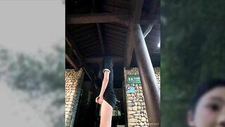 Em Thảo Striptrat Lên Bản Thủ dâm Móc lớn Public lén lút ở nhà người lạ