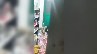 thằng bạn chung trọ dẫn gái về phòng địt mà nó không bảo mình