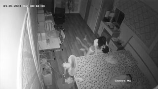 Hack cam quay lén đôi vợ ck trẻ tranh thủ lúc con ngủ mà đụ nhau từ sàn đến giường p2