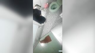 Đặt cam quay lén nhỏ e họ hs mới lớn hàng non đi tắm,để cam đây thì sao bt có cam đc2