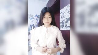 lớp 10 mọt sách bị trai dụ thủ dâm móc lồn quay video - phần 1