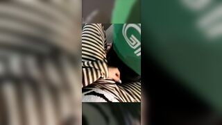E Sinh viên VN, Gọi Grap Mà Cứ Xe hột le đằng sau Ko mặc quần lót Nghịch lồn