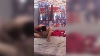 Bố chồng dụ dỗ bú lồn con dâu tại nhà khi mọi người đi vắng.