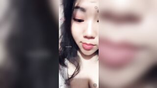 Ngực to lại còn hồng như bé này mà không live app show hàng kiếm tiền cũng phí