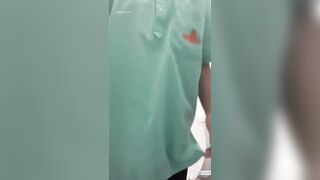 Em teen loli dâm nứng lồn trốn mẹ vào nhà vệ sinh móc lồn sướng rên rỉ để quay vid