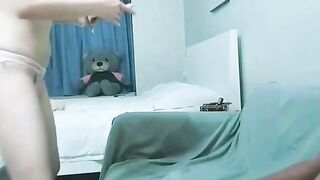 Quay lén, Con bạn thản nhiên thay quần áo trước mặt thg bạn và cái kết