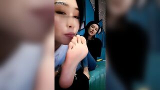 Full, Bắt con bạn Biến Thái uống nước bọt, Ngửi mùi Lồn Bú liếm chân