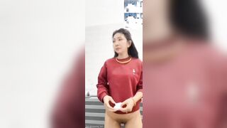 Call video với em teen VN dâm thèm cặc Tây trốn ck call móc cho th Tây nó xem p2