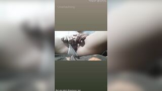 Rau non dâm dục ngồi vạch quần lót sang bên xoa hột le cho sướng