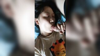 Gái non thích thú khi được bú cặc to