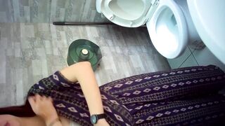 seri đặt cam quay lén nhà vệ sinh nữ em nào đít cũng to lồn múp - phần 18