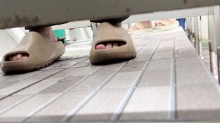 seri đặt cam quay lén nhà vệ sinh nữ em nào đít cũng to lồn múp - phần 34