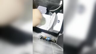 seri đặt cam quay lén nhà vệ sinh nữ em nào đít cũng to lồn múp - phần 40