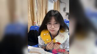 thanh niên số hưởng địt được em hàng xóm đang học cấp 3 lồn non